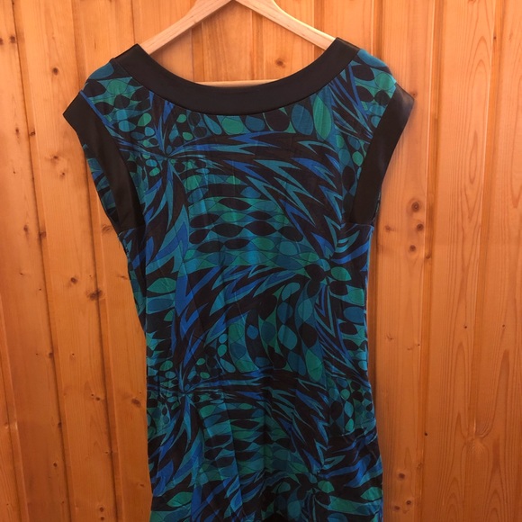 Express Short Sleeved Dress - Picture 3 of 3